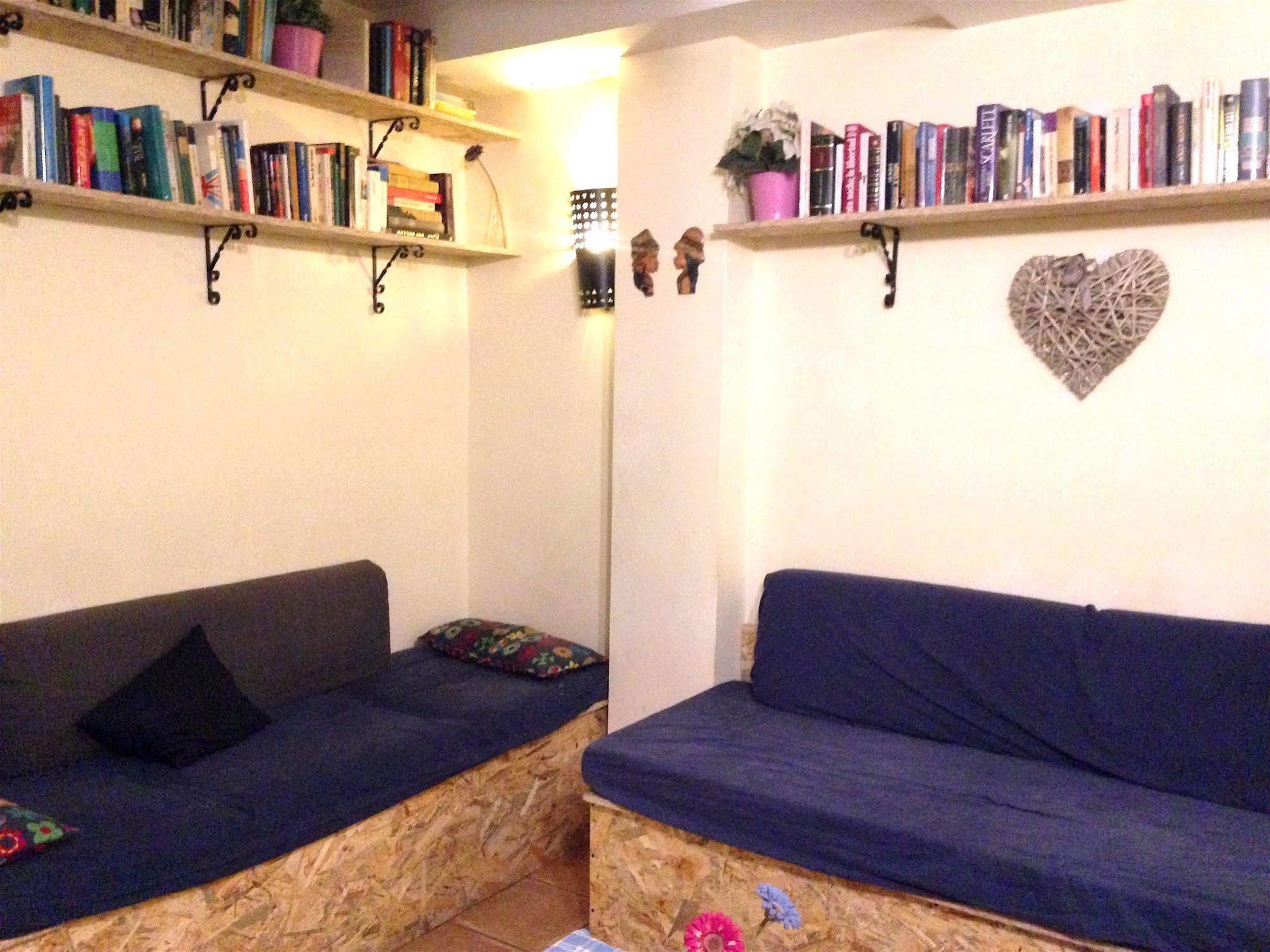 Harmony Hostel Barcelona Eksteriør billede